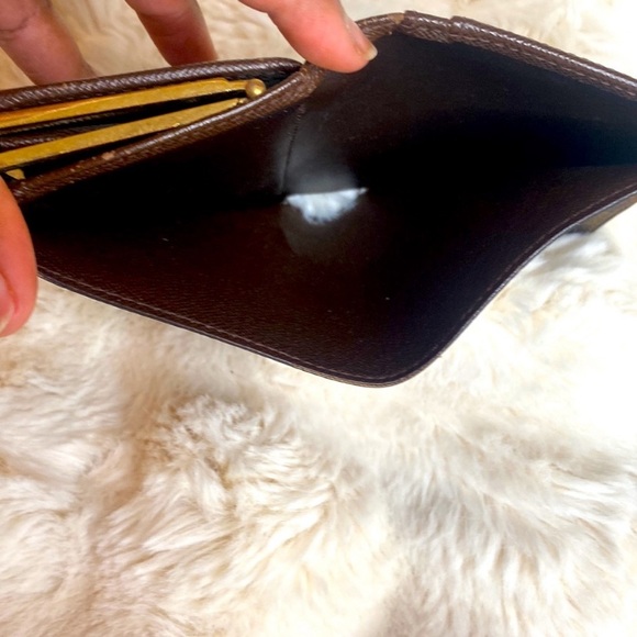 LOUIS VUITTON DAMIER KISSLOCK WALLET - Picture 10 of 12